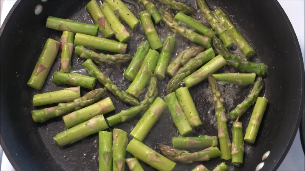 Lemon Asparagus Shrimp Pasta 5 Cook the Asparagus