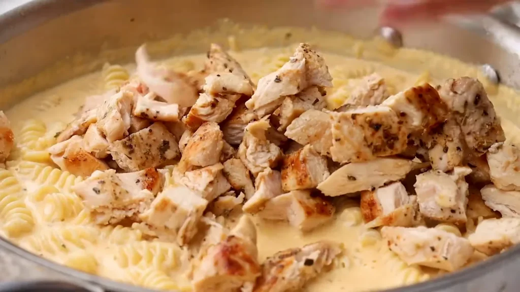 Chicken bacon ranch pasta 13 Combine Pasta, Chicken, Bacon, and Veggies