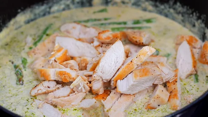 Chicken Pesto Pasta 11 Combine Everything