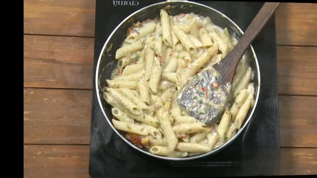 Mexican Pasta 9 Serve warm with tortilla chips, a side of guacamole, or a fresh green salad.