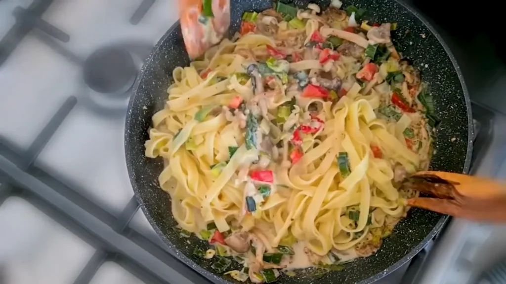 Mushroom and leek pasta 15 Combine Pasta and Sauce