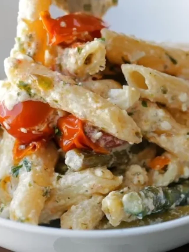 Spinach feta tomato pasta